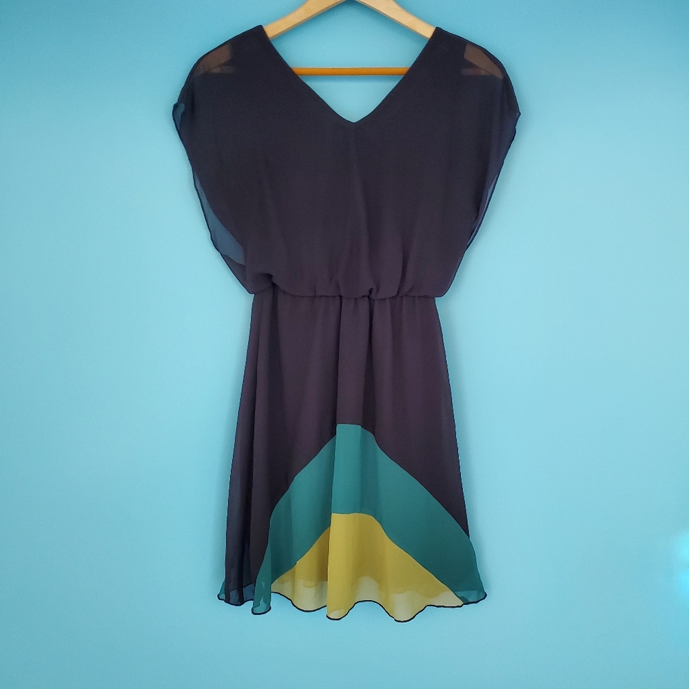 Sweet Storm V-Neck Dress Small Knee Length